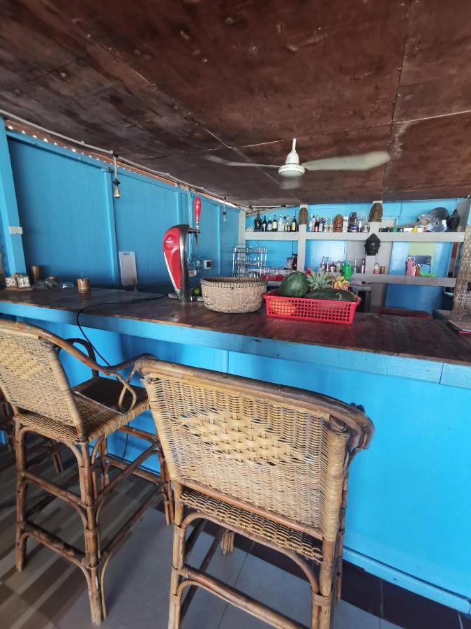 Lucky Sun Saracen Bay Hostel Ко Ронг Санлоем Екстериор снимка